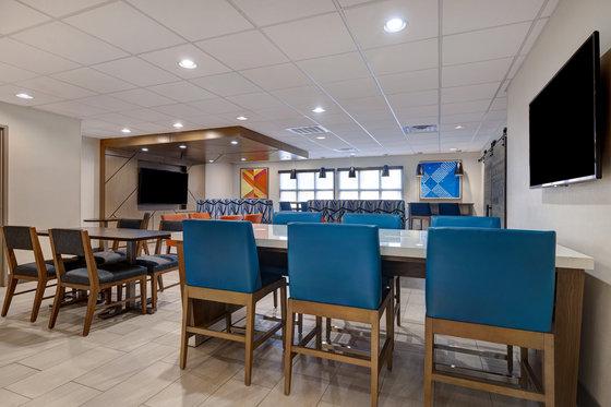 Holiday Inn Express & Suites Central Omaha By Ihg Restaurant foto