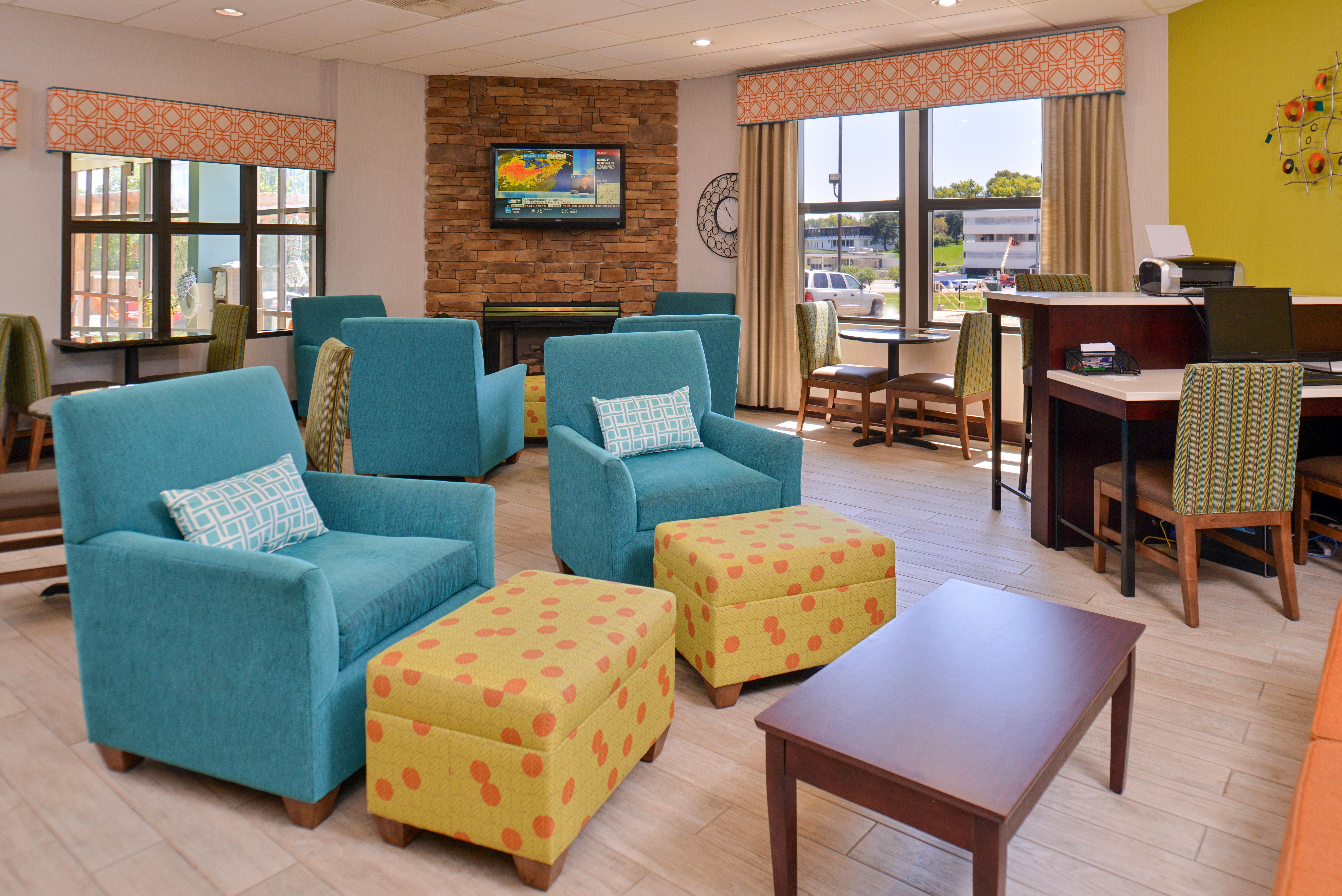 Holiday Inn Express & Suites Central Omaha By Ihg Exterior foto